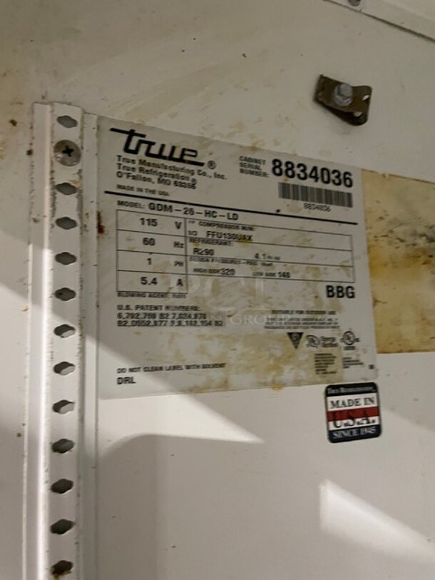True Commercial Single Glass Door Reach In Refrigerator Merchandiser! With Poly Coated Racks! 115V 1 Phase! Model: GDM-26-HC-LD SN:8834036! - Image 7 of 8