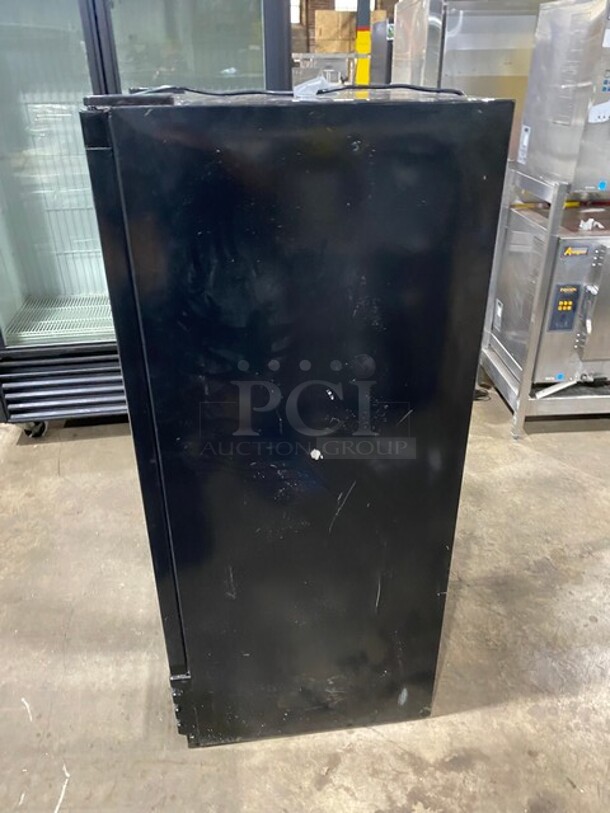 GREAT! Franklin Industries LLC Commercial 2 Door Refrigerated Wine Cellar Merchandiser! With Individual Temperature Programing! With View Through Doors! Model FWC100 Serial 0507000085! 115V 1Phase! WORKING WHEN REMOVED! - Image 4 of 9