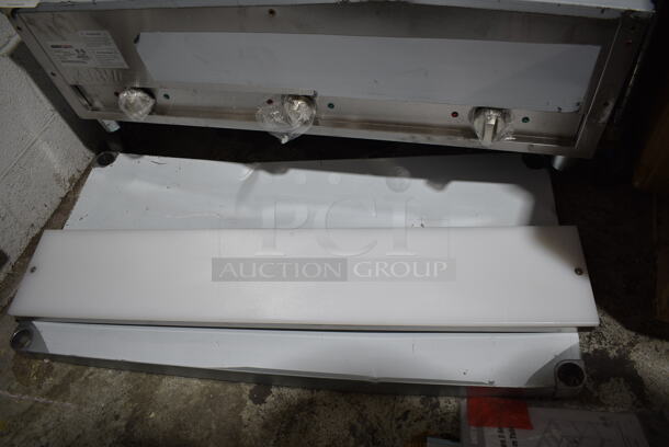 BRAND NEW SCRATCH AND DENT! 2023 ServIt 423EST3WO Stainless Steel Commercial Electric Powered 3 Bay Steam Table. 115 Volts, 1 Phase. Tested and Working! - Image 4 of 9