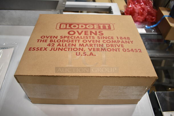BRAND NEW! Blodgett SHO-100-E Stainless Steel Commercial Electric Powered Full Size Convection Oven w/ View Through Doors, Metal Oven Racks and Thermostatic Controls. Does Not Have Legs. 208 Volts, 3 Phase.  - Image 6 of 9