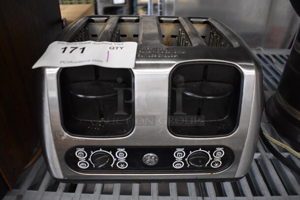 General Electric Metal Countertop 4 Slot Toaster. 120 Volts, 1 Phase. 11x10x7