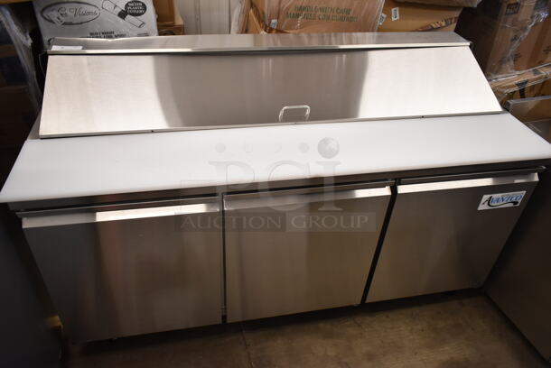 BRAND NEW SCRATCH AND DENT! 2023 Avantco 178SSPT71HC Stainless Steel Commercial Sandwich Salad Prep Table Bain Marie Mega Top on Commercial Casters. 115 Volts, 1 Phase. Tested and Working! - Image 4 of 11