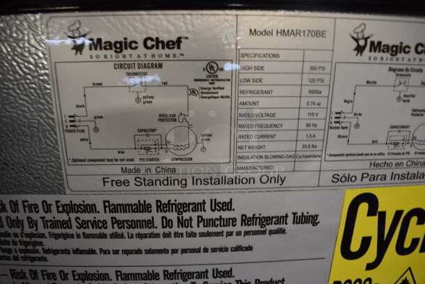 BRAND NEW SCRATCH AND DENT! Magic Chef HMAR170BE Metal Mini Cooler. 115 Volts, 1 Phase. 18x19x20 - Image 5 of 8