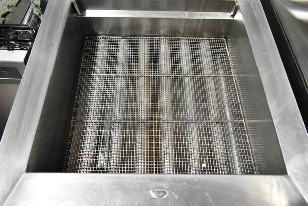 Pitco Frialator 24P-E Stainless Steel Commercial Floor Style Natural Gas Powered Deep Fat Donut Fryer. 120,000 BTU.  - Image 4 of 6