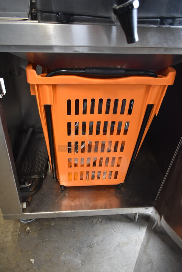 2017 Zumex Speed Pro Tank Podium Stainless Steel Commercial Floor Style Citrus Juicer on Commercial Casters. 115 Volts, 1 Phase. Tested and Working! - Image 9 of 9