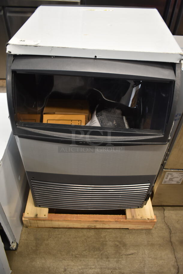 BRAND NEW SCRATCH AND DENT! 2022 Scotsman UN324A-1A Stainless Steel Commercial Self Contained Ice Machine. 115 Volts, 1 Phase.  - Image 4 of 8