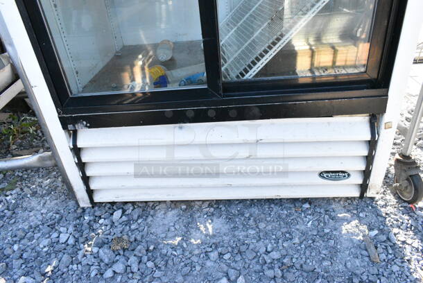True GDM-33 Metal Commercial 2 Door Reach In Cooler Merchandiser. 115 Volts, 1 Phase.  - Image 4 of 6