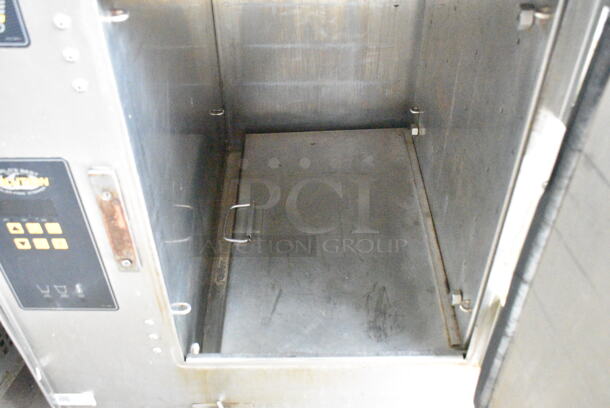 AccuTemp E62081D060000250 Stainless Steel Commercial Single Deck Electric Powered Steam Cabinet. 208 Volts, 1 Phase.  - Image 7 of 8