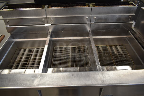 2016 Pitco Frialator SSH75 Solstice Supreme Stainless Steel Commercial Natural Gas Powered Deep Fat Fryer w/ Filtration System on Commercial Casters. 105,000 BTU. - Image 4 of 11