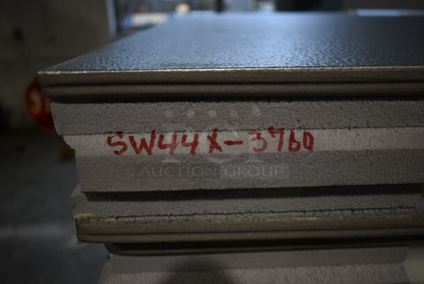 BRAND NEW SCRATCH AND DENT! AmeriKooler 6'x6'x7' Walk In Box w/ Floor. Stock Picture Used as Gallery - See Additional Pictures for Actual Box Panels - Image 6 of 10