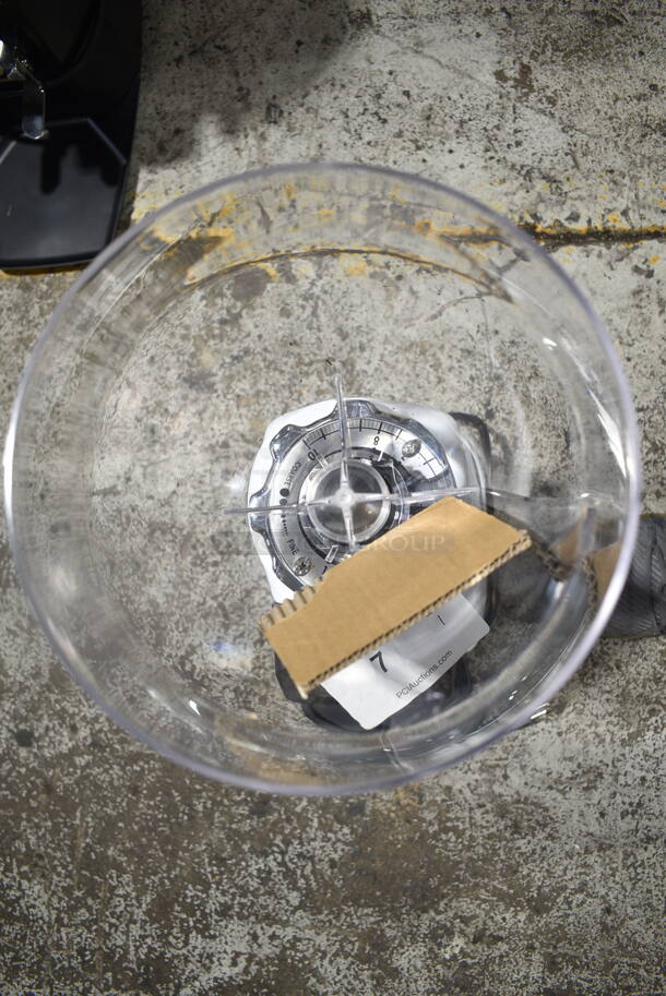 BRAND NEW SCRATCH AND DENT! 2023 Hemro HeyCafe Buddy 2.6 lb. White On-Demand Espresso Grinder. 120 Volts, 1 Phase. Tested and Working! - Image 6 of 9