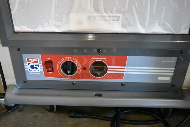 BRAND NEW SCRATCH AND DENT! 2021 Metro Metal Commercial Half Size Heated Holding Cabinet on Commercial Casters. Tested and Working! - Image 3 of 9