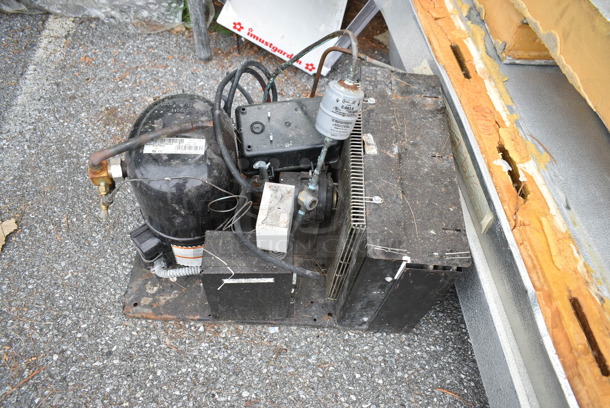 10'x10' Harford Walk In Cooler Box w/ Tecumseh AH160FF-509-A4 208/230 Volts, 1 Phase Compressor and ALP06301BER 115 Volt, 1 Phase Evaporator. Information Provided By The Consignor But Not Verified By PCI Auctions. Picture of the Unit Before Removal Is Included In the Listing. - Image 5 of 7