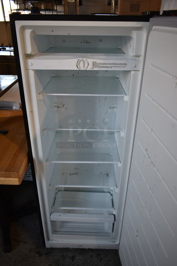 Vissani MDUFC7SS Metal Single Door Reach in Freezer. 115 Volts, 1 Phase. Tested and Working! - Image 2 of 4