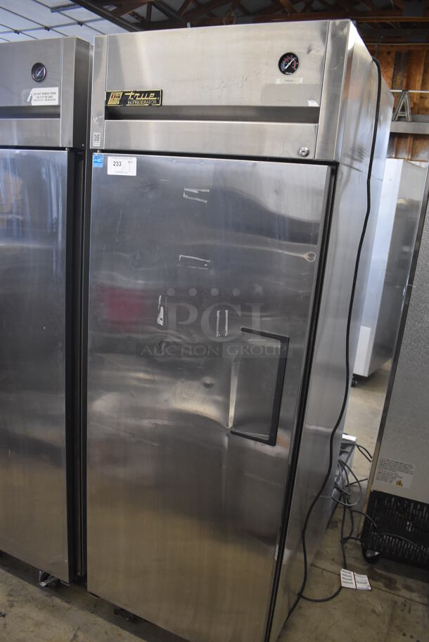 2012 True TG1R-1S ENERGY STAR Stainless Steel Commercial Single Door Reach In Cooler w/ Poly Coated Racks on Commercial Casters. 115 Volts, 1 Phase. 29x35x83. Tested and Working! - Image 2 of 5