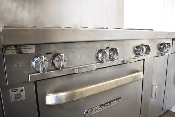 Southbend P48A-BBBB Stainless Steel Commercial Natural Gas Powered 8 Burner Range w/ Convection Oven, Side Counters and Back Splash on Commercial Casters. - Image 4 of 11