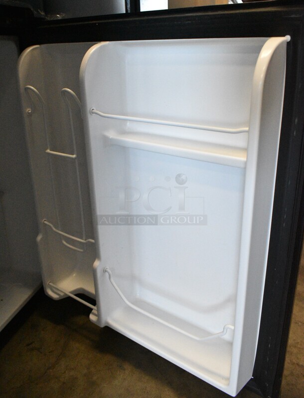 Black & Decker BCD33B Metal Mini Cooler w/ Freezer. 115 Volts, 1 Phase. Tested and Powers On But Does Not Get Cold - Image 5 of 6