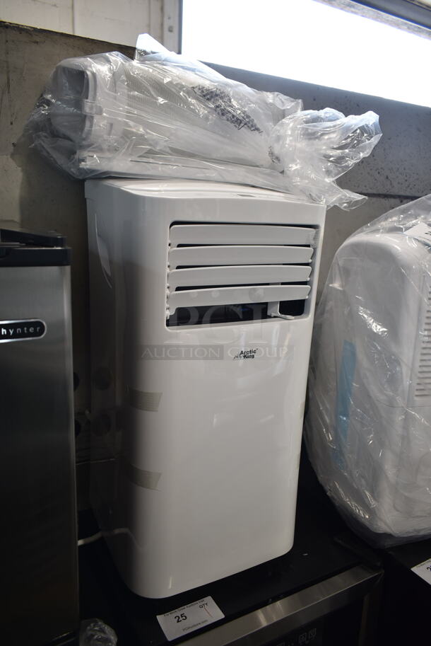 BRAND NEW SCRATCH AND DENT! Arctic King KAP10R1CWT 10,000 10K BTU Portable Air Conditioner Dehumidifier. 115 Volts, 1 Phase. Tested and Working! - Image 2 of 5
