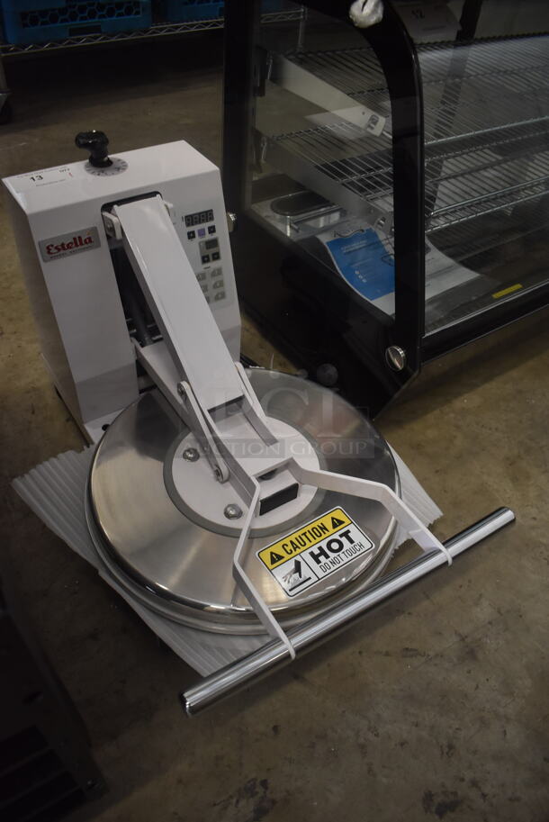 BRAND NEW SCRATCH AND DENT! Estella DPC18P 18" Manual Clamshell Pizza Dough Press - 120V, 1200W 1 Phase. Tested and Working! - Image 2 of 8