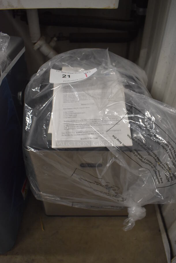 BRAND NEW SCRATCH AND DENT! Whynter ICM-201SB Stainless Steel Commercial Countertop Ice Cream Maker. 110-120 Volts, 1 Phase. 10x12x12. Tested and Working! - Image 5 of 5