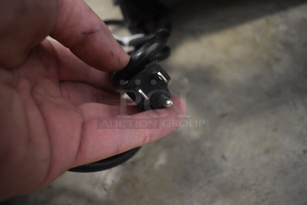 BRAND NEW SCRATCH AND DENT! Estella DPC18P 18" Manual Clamshell Pizza Dough Press - 120V, 1200W 1 Phase. Tested and Working! - Image 8 of 8