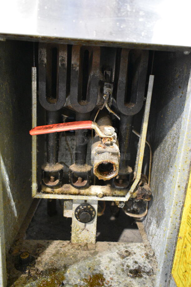 Avantco F3-P Stainless Steel Commercial Floor Style Propane Gas Powered Deep Fat Fryer. 90,000 BTU.  - Image 4 of 5