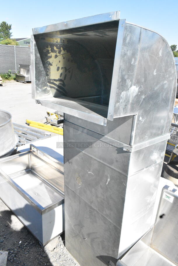 Metal Vent Chute.  - Image 3 of 3
