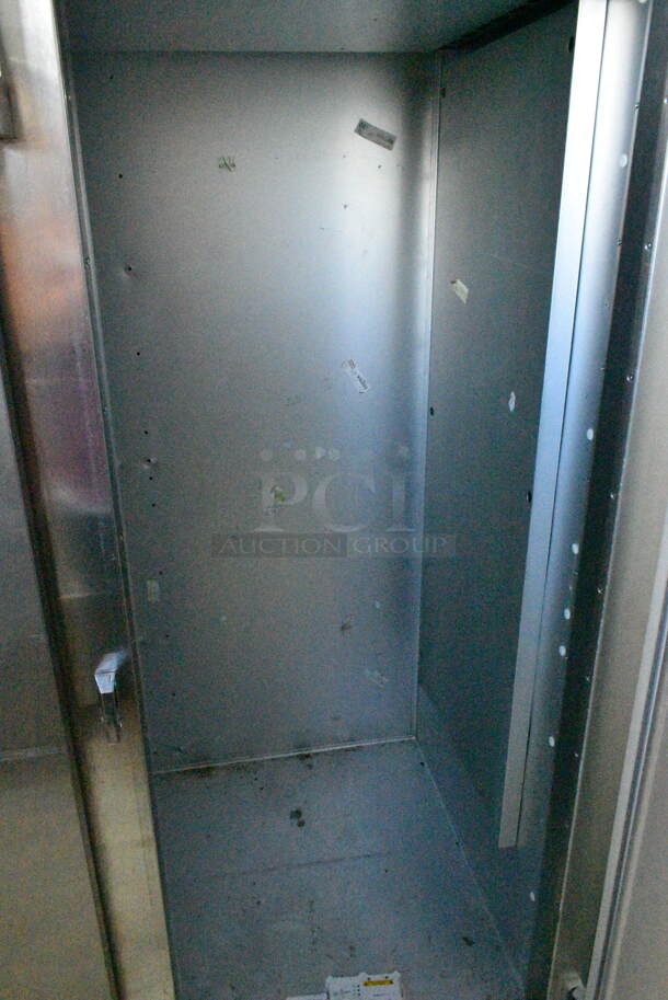 Traulsen G31010JC ENERGY STAR Stainless Steel Commercial 3 Door Reach In Freezer on Commercial Casters. 115 Volts, 1 Phase. Tested and Powers On But Does Not Get Cold - Image 4 of 7