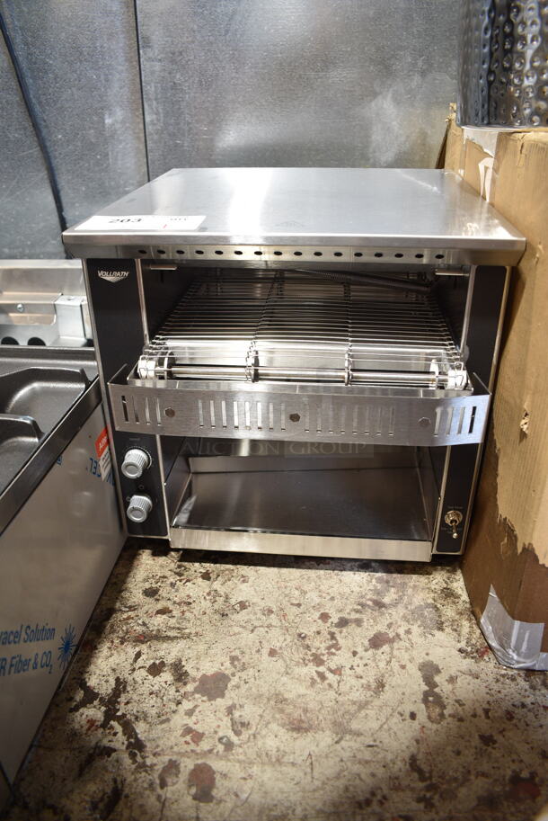 BRAND NEW SCRATCH AND DENT! Vollrath CT2BH-120400 JT1BH Stainless Steel Commercial Countertop Conveyor Toaster with 2 1/2" Opening. 120 Volts, 1 Phase. Tested and Working! - Image 2 of 5
