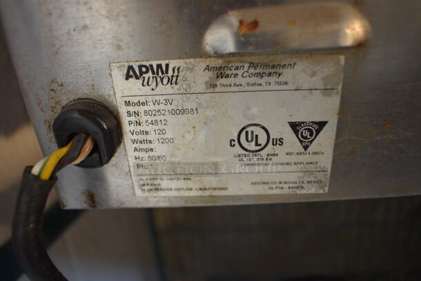 APW Wyott W-3V Stainless Steel Commercial Countertop Food Warmer. 120 Volts, 1 Phase. 14.5x24x9. Tested and Working! - Image 4 of 4