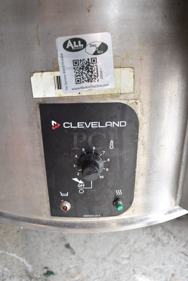 Cleveland KEL-40T Stainless Steel Commercial Floor Style Electric Powered 40 Gallon Steam Kettle. 440-480 Volts, 1/3 Phase. - Image 4 of 9