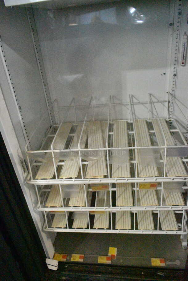 True GDM-41SL-54-LD Metal Commercial 2  Door Reach In Cooler Merchandiser w/ Poly Coated Racks. 115 Volts, 1 Phase. Tested and Working! - Image 4 of 5