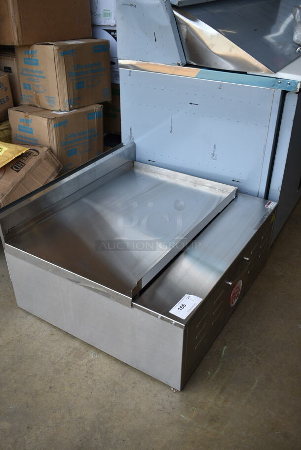 BRAND NEW SCRATCH AND DENT! 2023 Carnival King 382DFCG32N Stainless Steel 40 lb. Liquid Propane / Field Convertible Flat Bottom Countertop Funnel Cake / Donut Fryer.  - Image 4 of 5