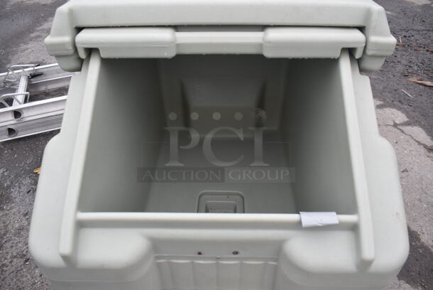 Cambro Green Gray Poly Insulated Portable Ice Bin on Commercial Casters. 23x31x29 - Image 5 of 6