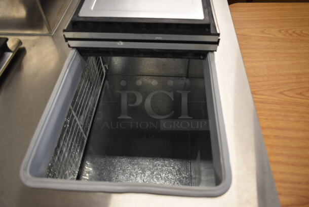 Master-Bilt FLR-60 SE Stainless Steel Commercial Freezer w/ 2 Center Hinge Lids and Topping Rail. 115 Volts, 1 Phase. Tested and Working! - Image 5 of 6