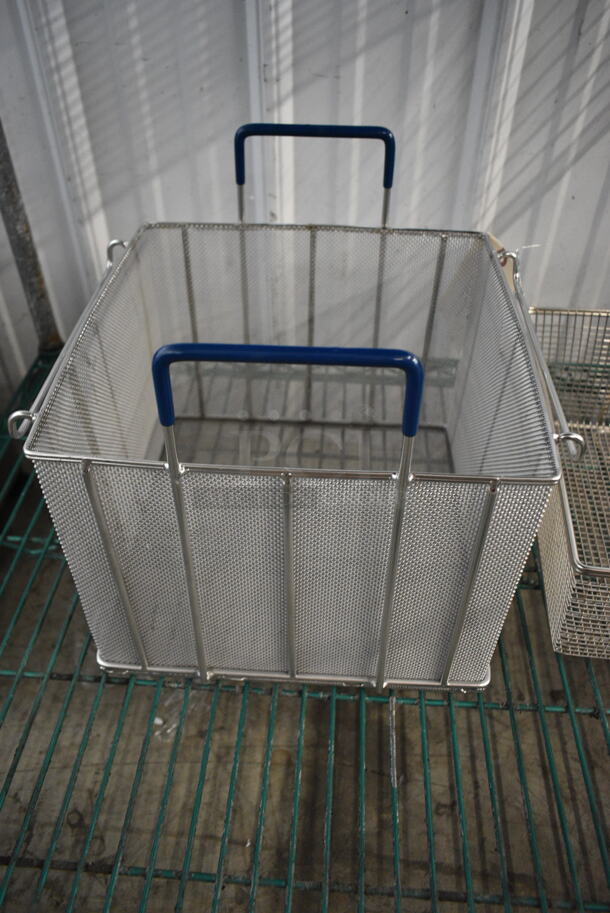 2 BRAND NEW SCRATCH AND DENT! Metal Baskets Including 119P980009 Anets P9800-09 13 3/4" x 12 1/4" x 5 1/2" Full Size Fryer Basket with Front Hook and 119P980079 Anets P9800-79 12" x 12" x 9" Stainless Steel Bulk Pasta Basket. 2 Times Your Bid! - Image 5 of 6