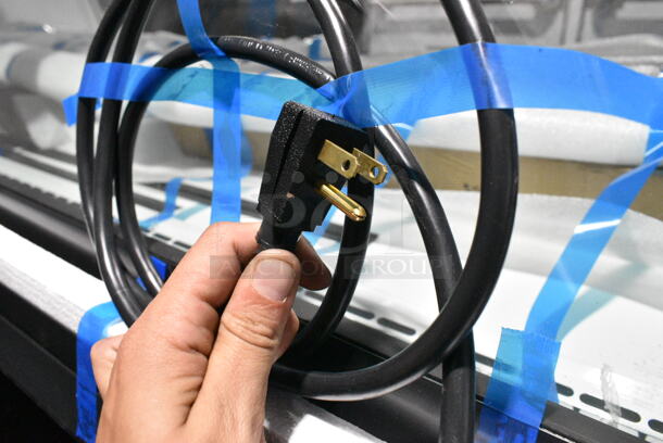 BRAND NEW SCRATCH AND DENT! 2024 True TDM-R-77-GE/GE-B-W Metal Commercial Floor Style Refrigerated Deli / Bakery Display Case Merchandiser. Tested and Working! - Image 7 of 9