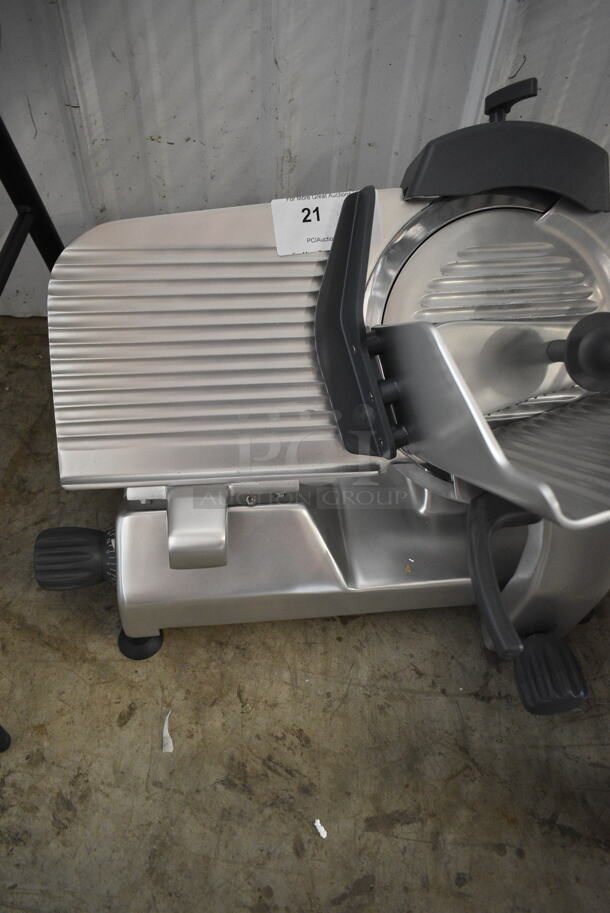 BRAND NEW SCRATCH AND DENT! 2023 Hobart Centerline EDGE12-11 Stainless Steel Commercial Countertop Meat Slicer w/ Blade Sharpener. 115 Volts, 1 Phase. Cannot Test Due To Cut Power Cord - Image 4 of 6