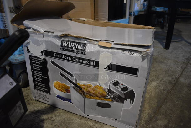 BRAND NEW SCRATCH AND DENT! Waring Stainless Steel Commercial Countertop Electric Powered Fryer w/ 2 Metal Fry Baskets. 208 Volts, 1 Phase. 13x24x12 - Image 7 of 7