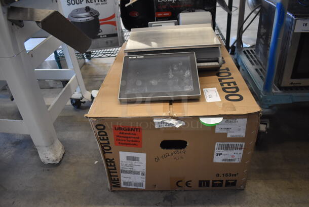 LIKE NEW IN BOX! Mettler Toledo AM-5545 Stainless Steel Commercial Countertop Food Portioning Scale. 100-240 Volts, 1 Phase. 17x25x7. Tested and Working! - Image 2 of 7