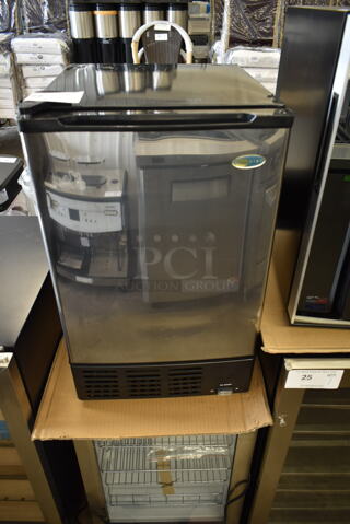 BRAND NEW SCRATCH AND DENT! Whynter UIM-155 15" Built In Ice Maker Machine Stainless Steel 12lb. 115 Volts, 1 Phase. Tested and Working!