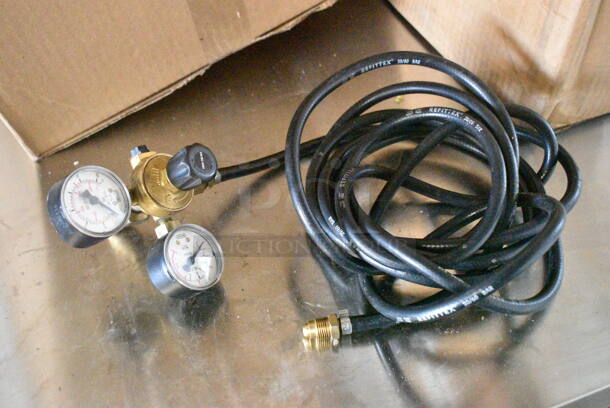 ALL ONE MONEY! Lot of Various Items Including Light Fixtures.  - Image 11 of 12