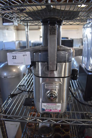 Cuisinart Chrome Finish Countertop Juicer. 12x8x16. Tested and Working!