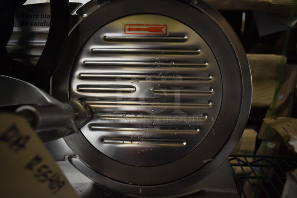 BRAND NEW SCRATCH AND DENT! Avantco SL309 9" Manual Gravity Feed Meat Slicer w/ blade Sharpener. 115 Volts, 1 Phase. Tested and Working! - Image 3 of 5
