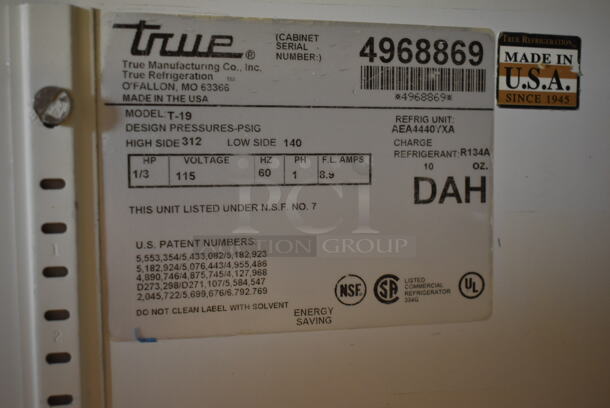 True T-19 Stainless Steel Commercial Single Door Reach In Cooler w/ Poly Coated Racks. 115 Volts, 1 Phase. Tested and Powers On But Does Not Get Cold - Image 5 of 5