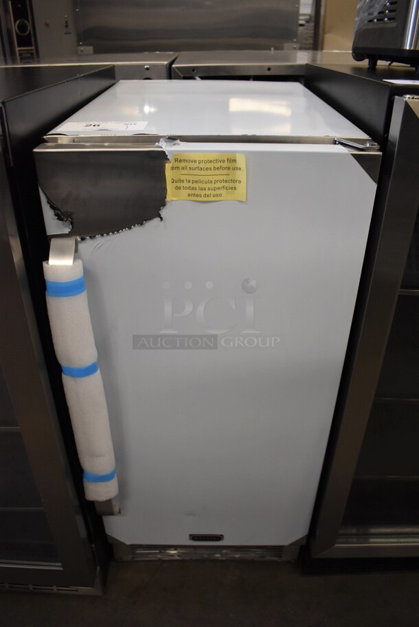 BRAND NEW SCRATCH AND DENT! 2018 Whynter BOR-326FS Stainless Steel Mini Single Door Reach In Cooler. 115 Volts, 1 Phase. 14.5x23x32.5. Tested and Working!