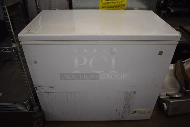 GE FCM7SUBWW Metal Commercial Chest Freezer. 115 Volts, 1 Phase. 37x23x33. Tested and Working!