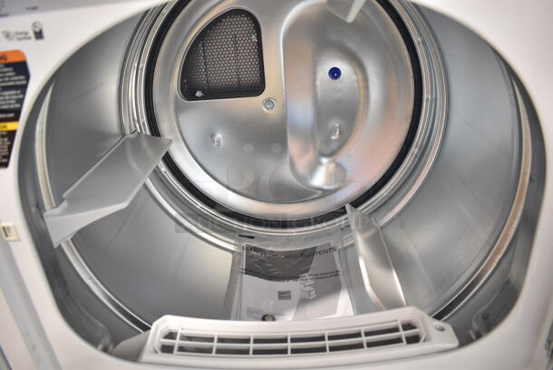 BRAND NEW SCRATCH AND DENT! Speed Queen DF7004WE 7 cu. ft. 27" Front Load Electric Dryer with Front Control, Pet Plus, and Steam - Free Use - Image 5 of 7