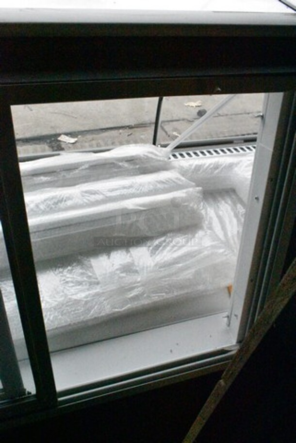 BRAND NEW SCRATCH AND DENT! Federal SN96 Countertop Dry Display Case Merchandiser. 120 Volts, 1 Phase.  - Image 5 of 12
