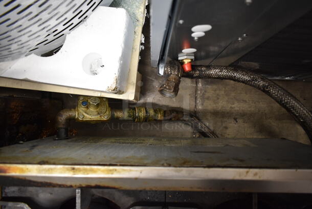 2020 Avantco 177CAGR424 Stainless Steel Commercial Countertop Natural Gas Powered 4 Burner Range.  - Image 5 of 7